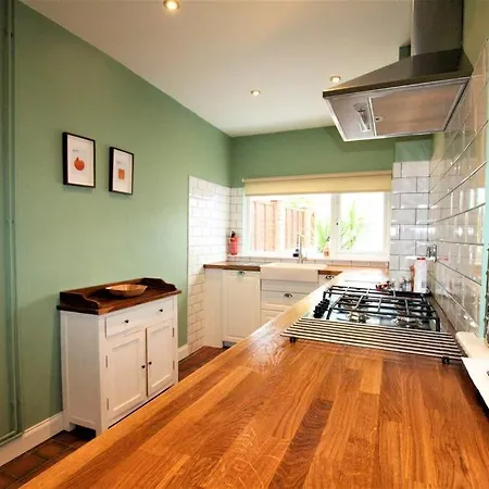 Lovely 2br With Sunny Garden In Montpelier *