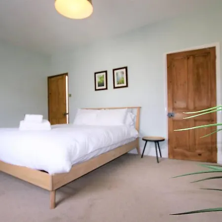 Апартаменты Lovely 2br With Sunny Garden In Montpelier Бристоль