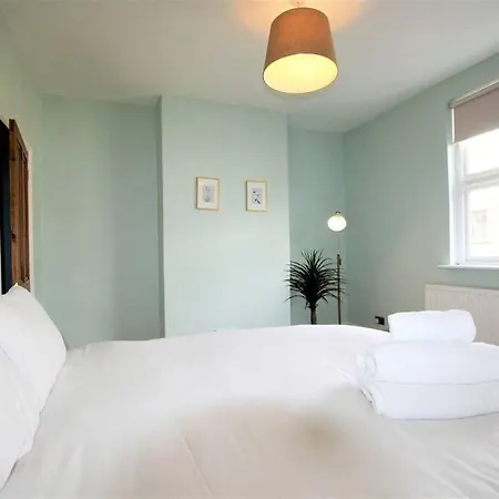 Lovely 2br With Sunny Garden In Montpelier * Bristol