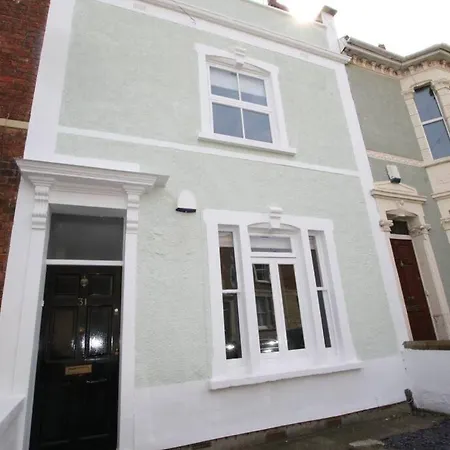 Lovely 2br With Sunny Garden In Montpelier